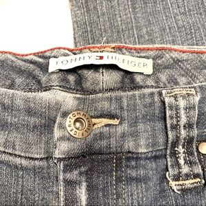 Tommy Hilfiger Jeans - Tommy Hilfiger Cuffed Bottom Capris Tommy Hilfiger Jeans - Tommy Hilfiger Cuffed Bottom Capris